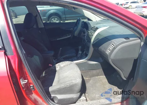 2011 Toyota Corolla S z USA, uszkodzony, nr VIN 2T1BU4EE2BC624917